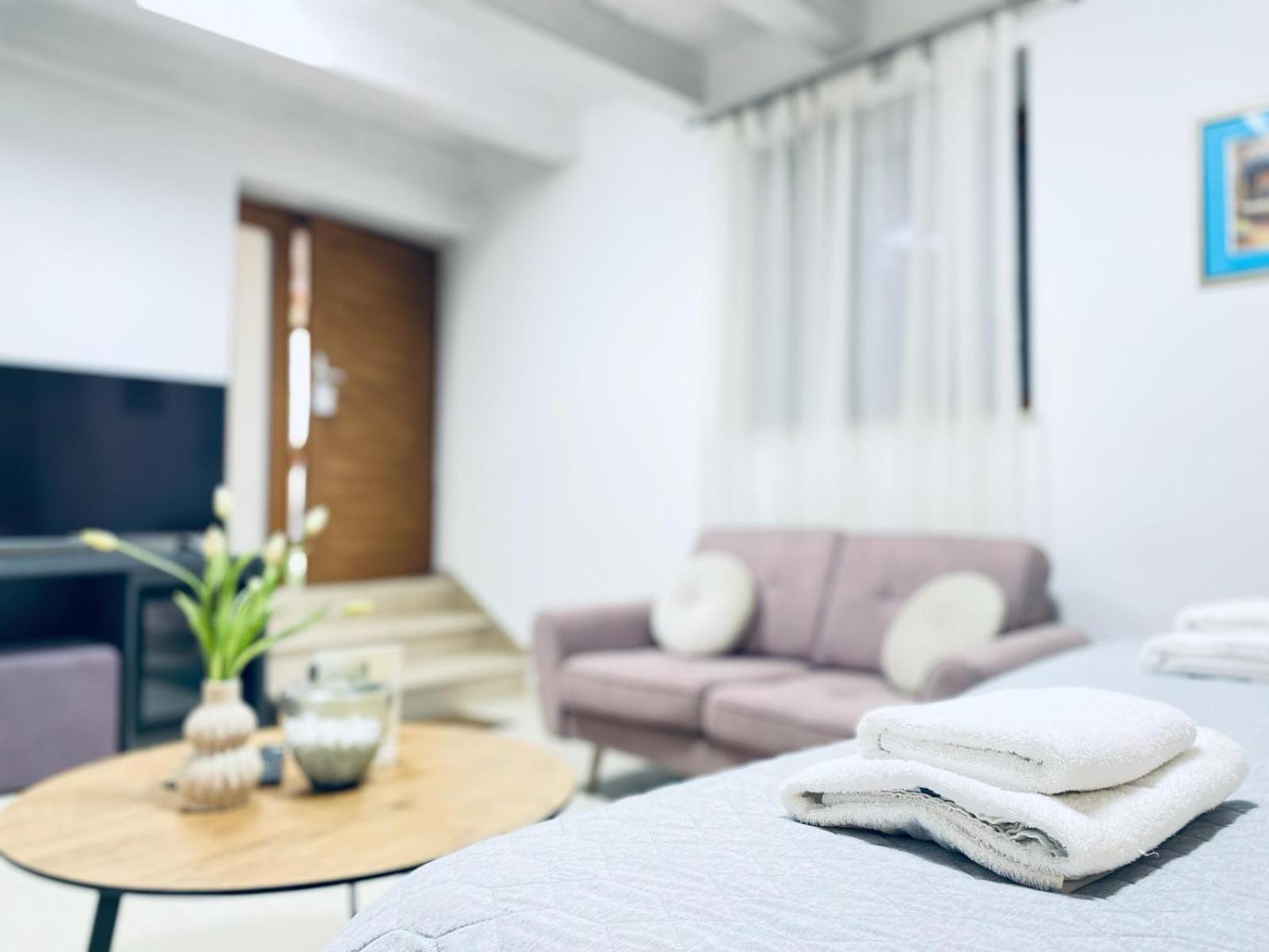Fazana City Rooms With Free Parking Eksteriør billede