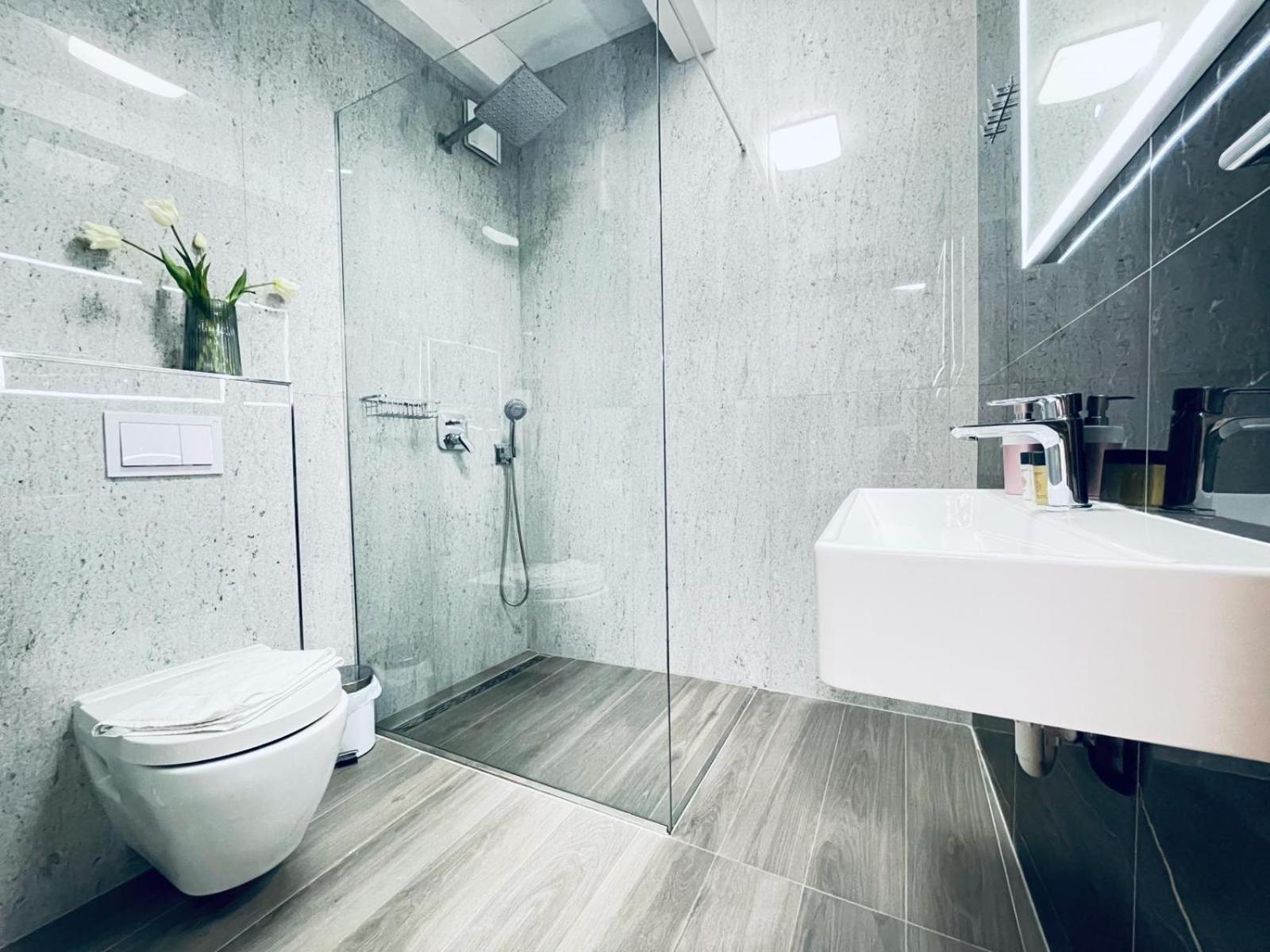 Fazana City Rooms With Free Parking Eksteriør billede